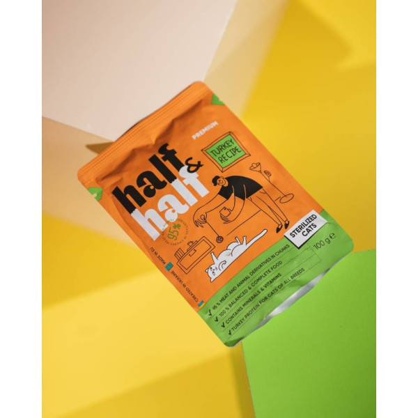 Вологий корм для котів Half&Half Sterilized pouch 100 г - індичка