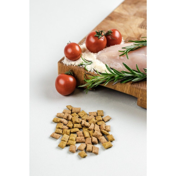 Ласощі для котів Savory Snack Chicken and Cheese 60 г - курка та сир