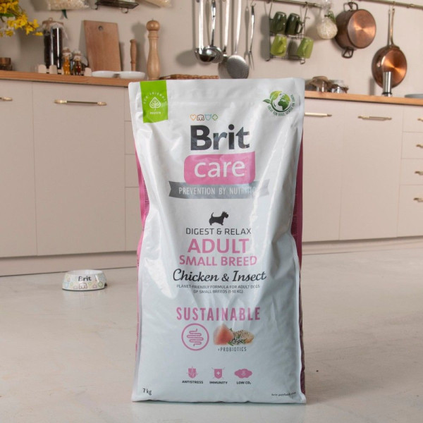 Сухий корм для собак Brit Care Dog Sustainable Adult Small Breed 7 кг - курка та комахи